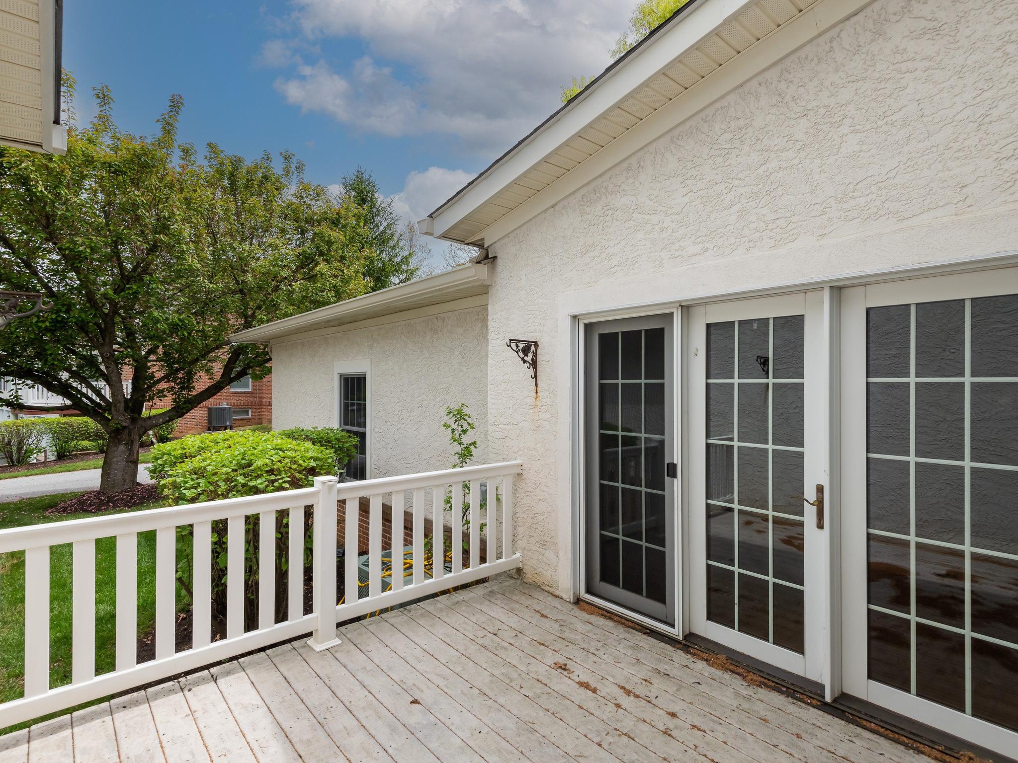WEATHERSTONE - Residential