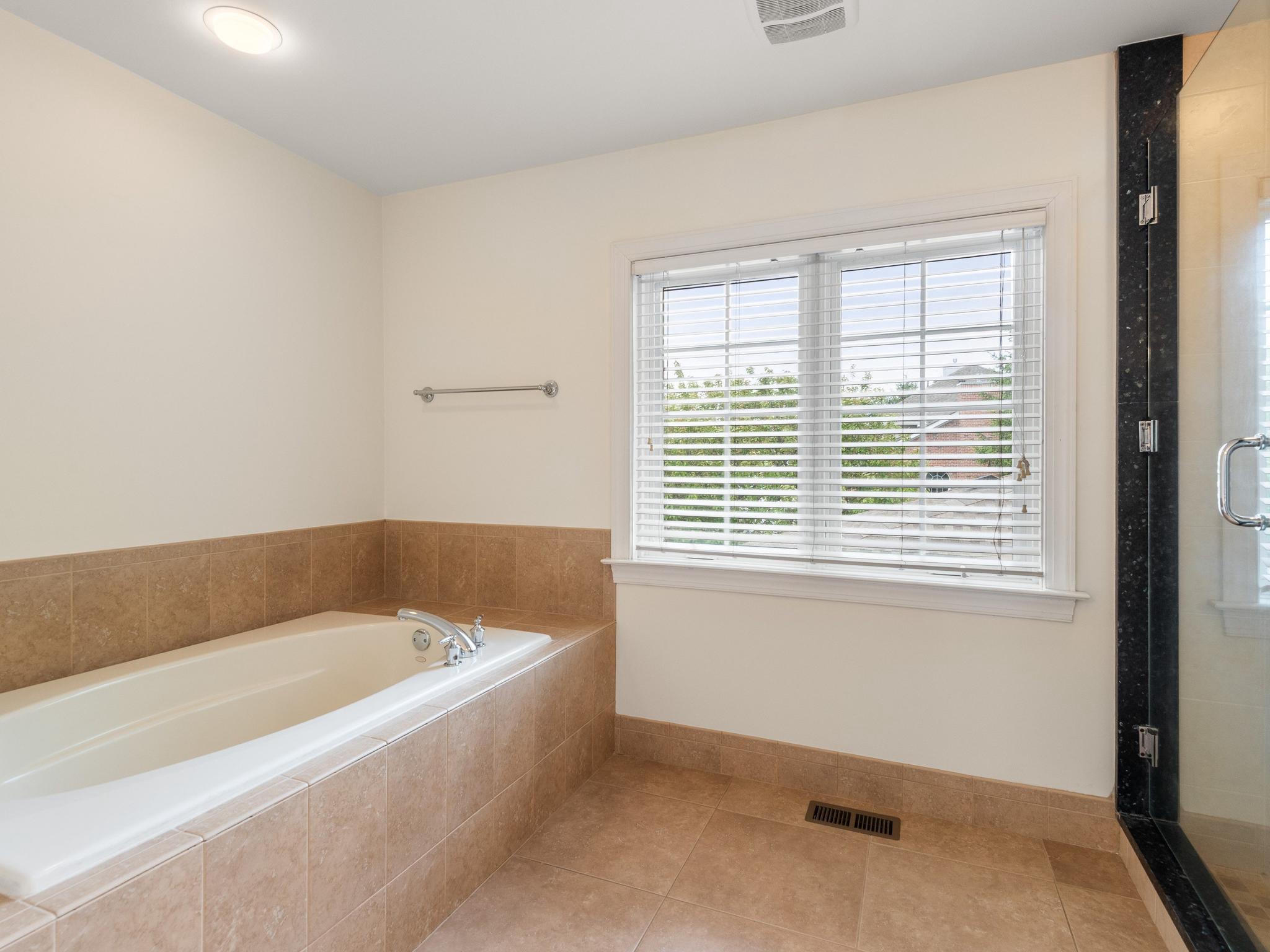 WEATHERSTONE - Residential