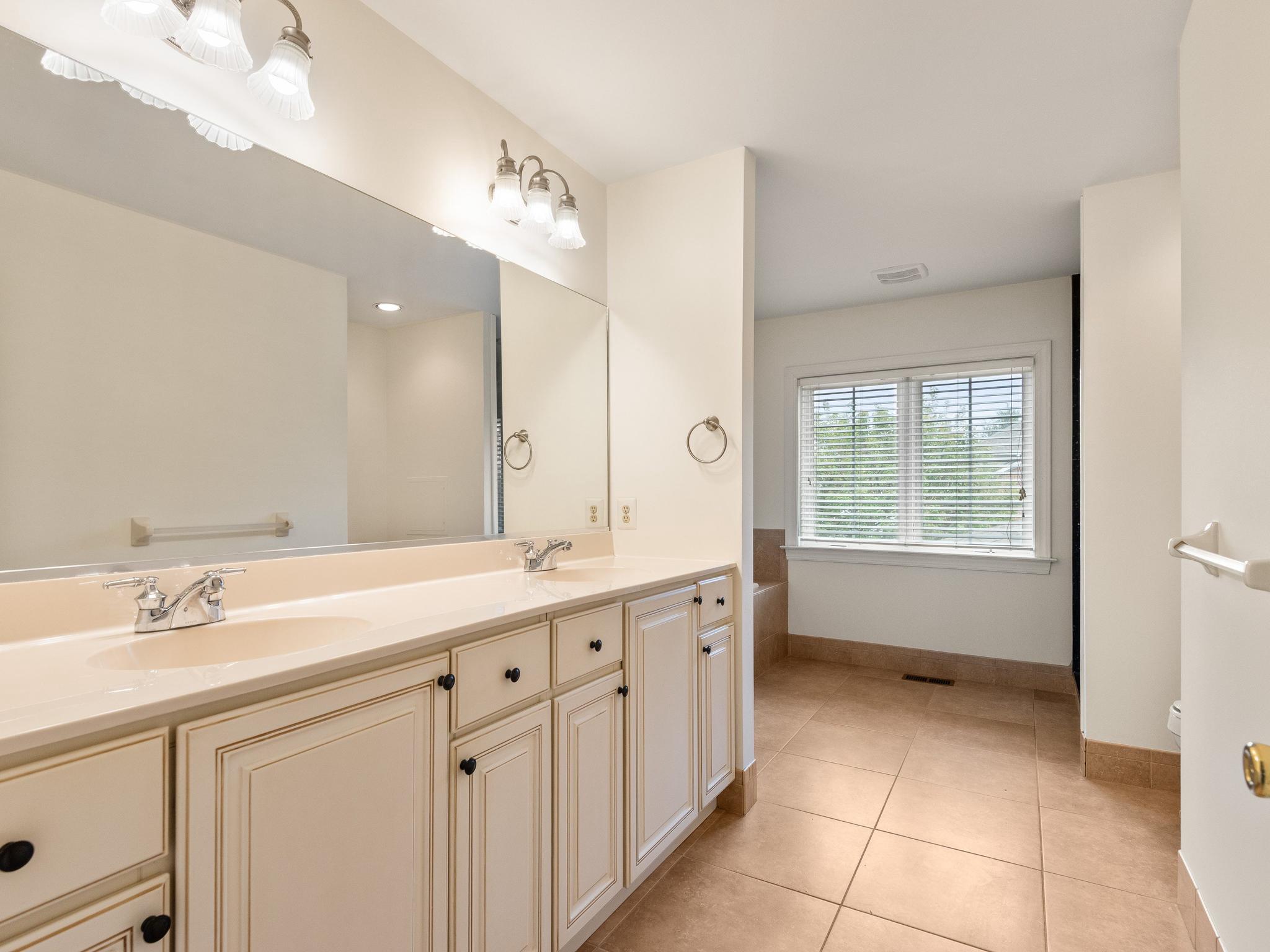 WEATHERSTONE - Residential