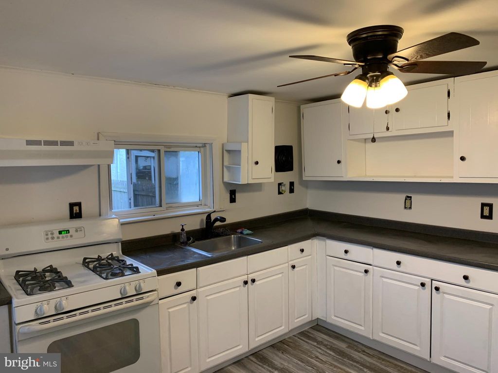 Photo of 342 Lincoln Avenue, POTTSTOWN, PA 19464 (MLS # PAMC2162574)