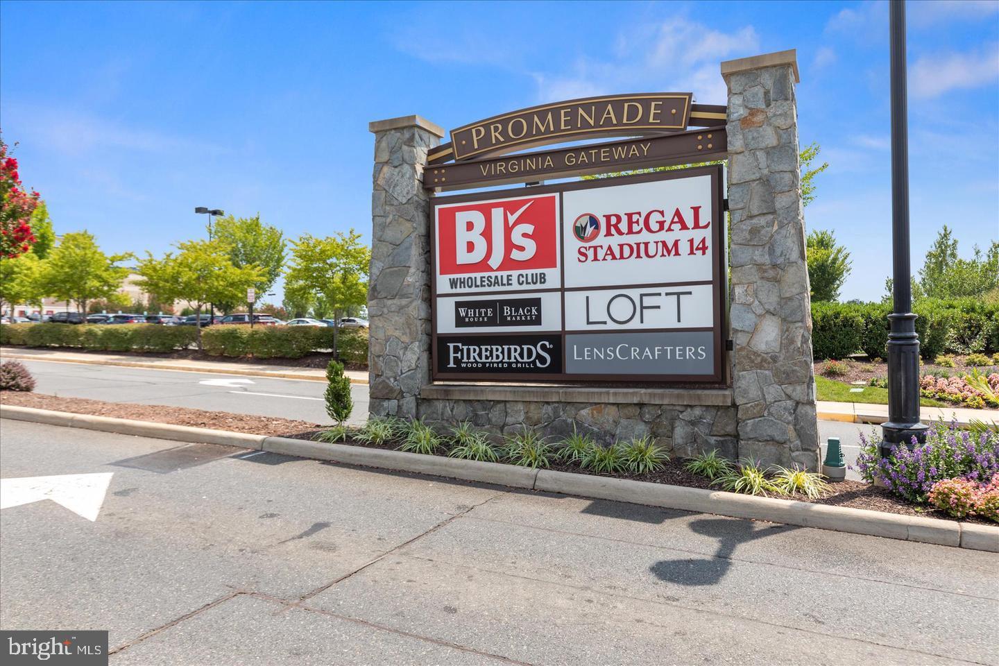 BROAD RUN OAKS - Residential