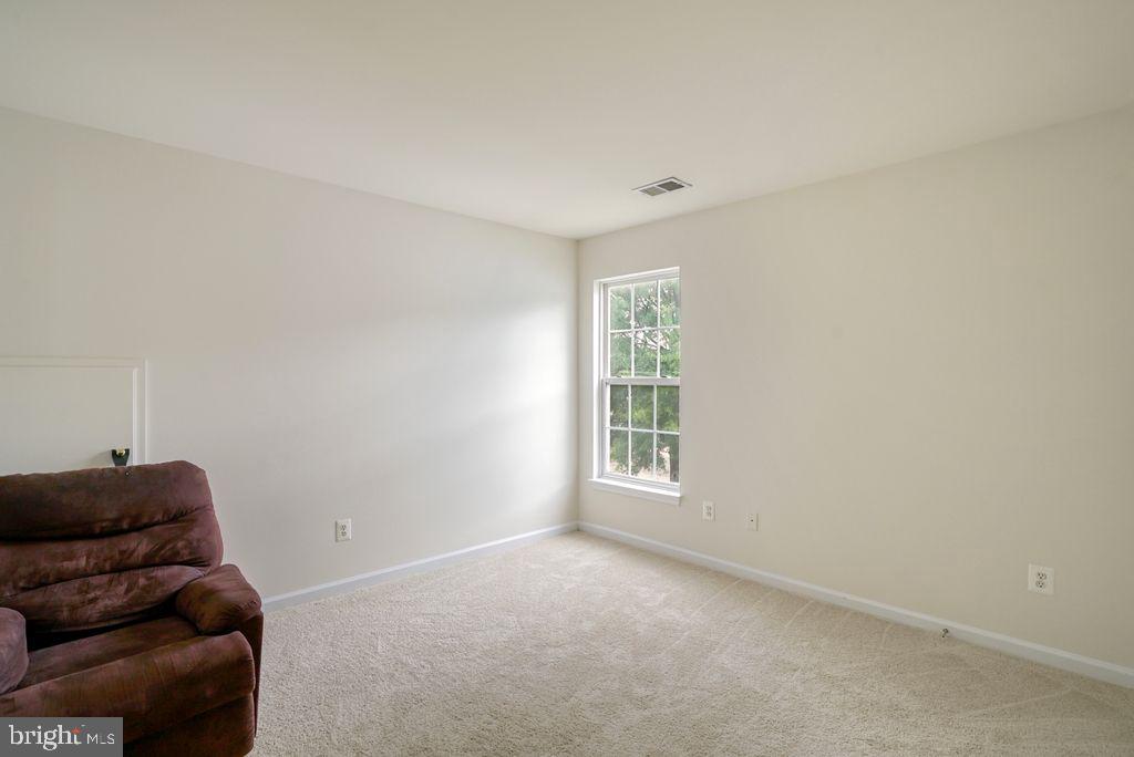 BROAD RUN OAKS - Residential