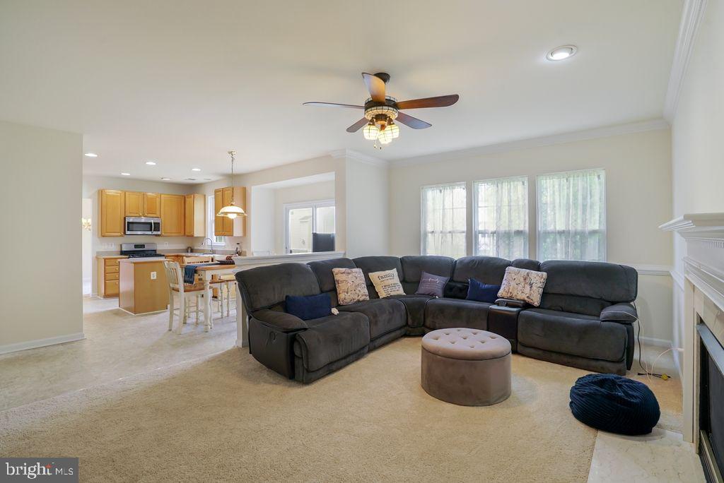 BROAD RUN OAKS - Residential