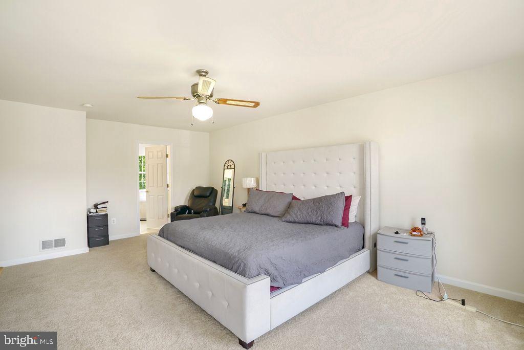 BROAD RUN OAKS - Residential