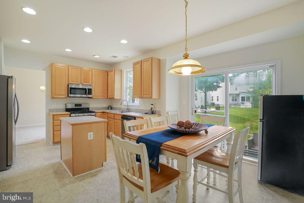 BROAD RUN OAKS - Residential