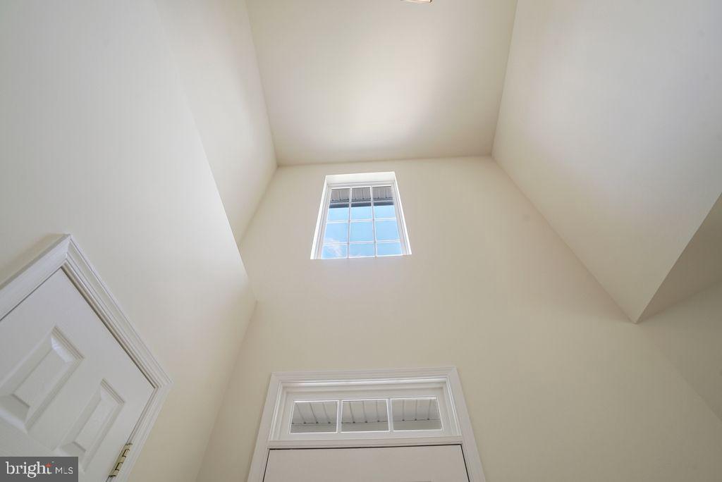 BROAD RUN OAKS - Residential