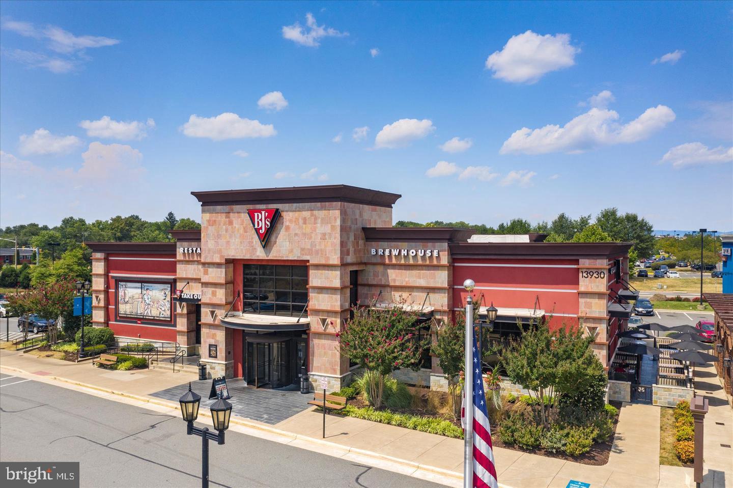 BROAD RUN OAKS - Residential