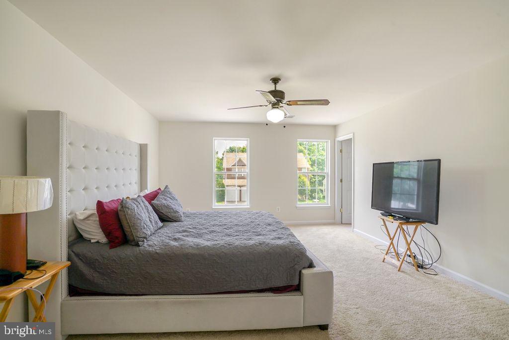 BROAD RUN OAKS - Residential