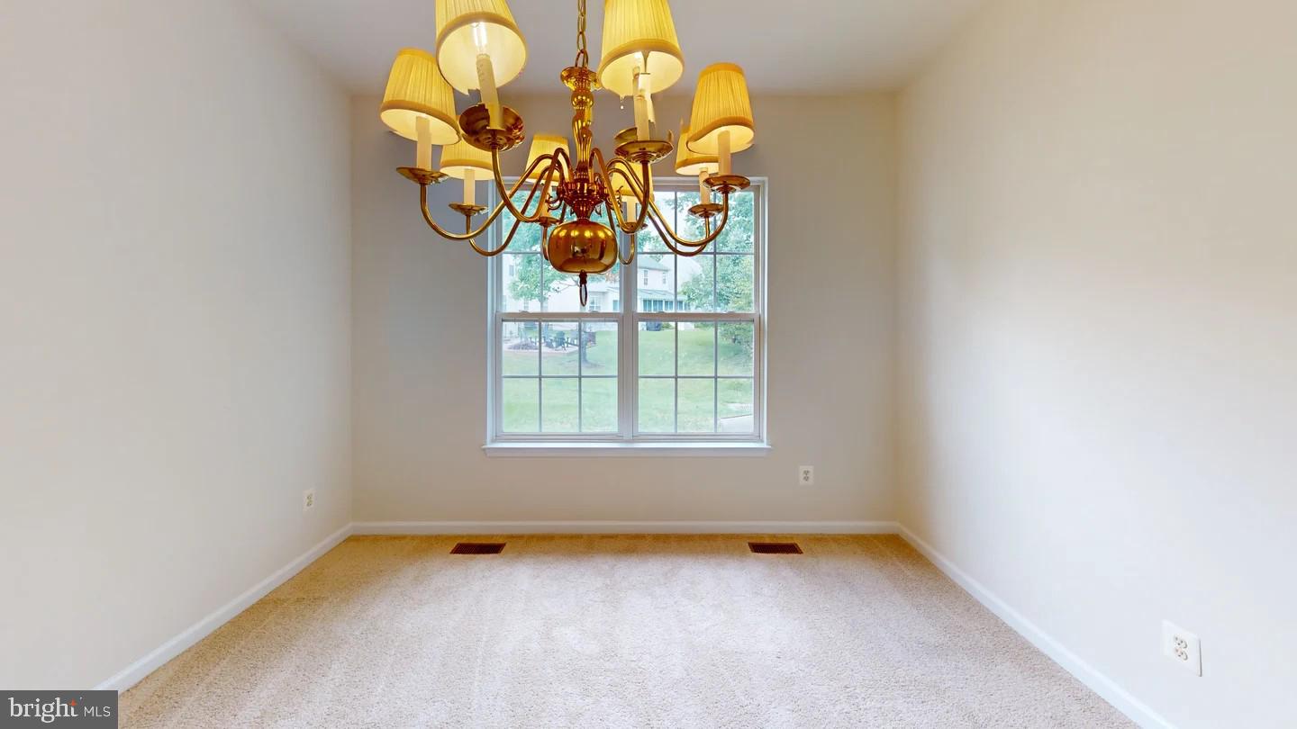 BROAD RUN OAKS - Residential