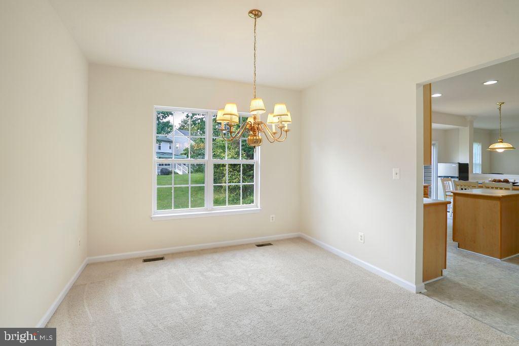 BROAD RUN OAKS - Residential