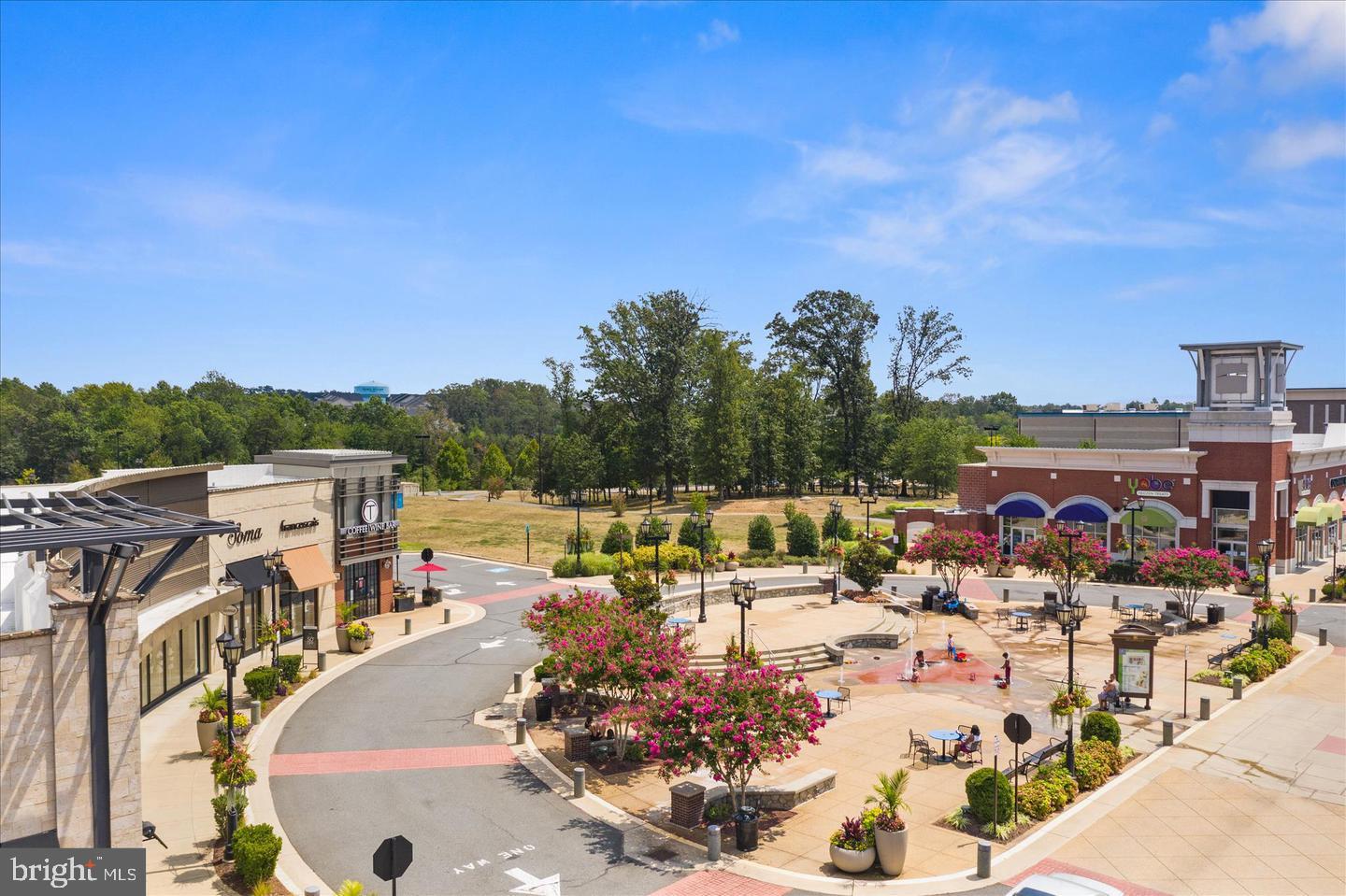 BROAD RUN OAKS - Residential