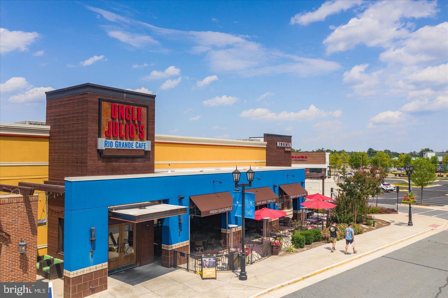 BROAD RUN OAKS - Residential