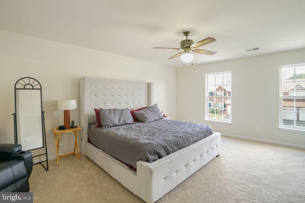 BROAD RUN OAKS - Residential