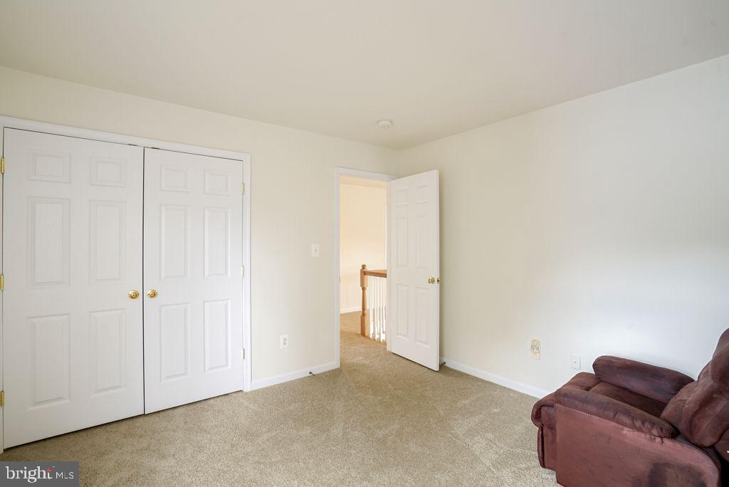 BROAD RUN OAKS - Residential