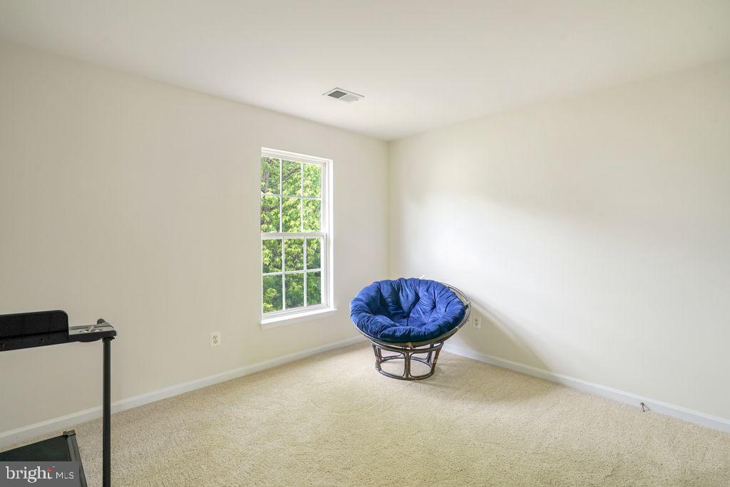 BROAD RUN OAKS - Residential