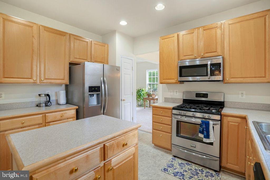 BROAD RUN OAKS - Residential
