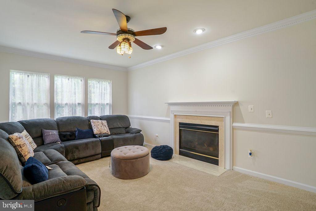 BROAD RUN OAKS - Residential