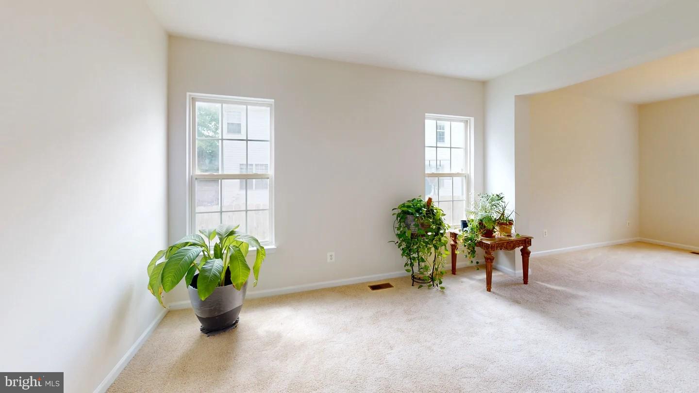 BROAD RUN OAKS - Residential