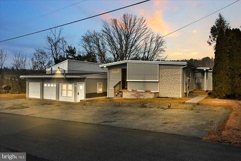 Photo of 735 POPLAR ST, DENVER, PA 17517 (MLS # PALA2030136)