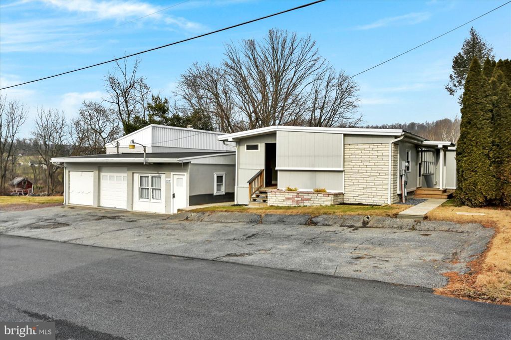 Photo of 735 POPLAR ST, DENVER, PA 17517 (MLS # PALA2030136)