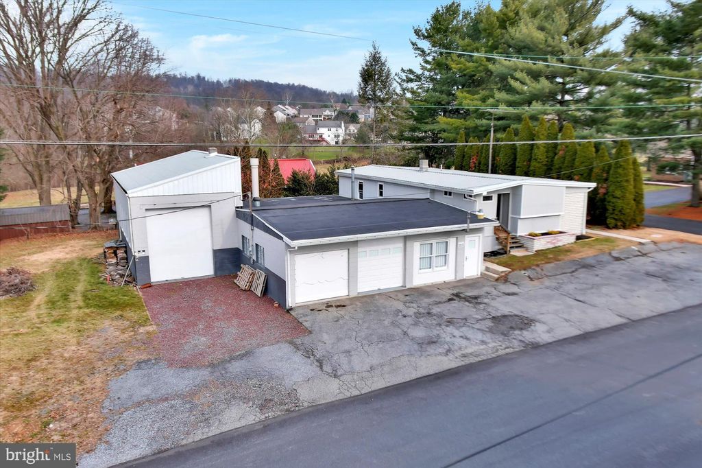 Photo of 735 POPLAR ST, DENVER, PA 17517 (MLS # PALA2030136)