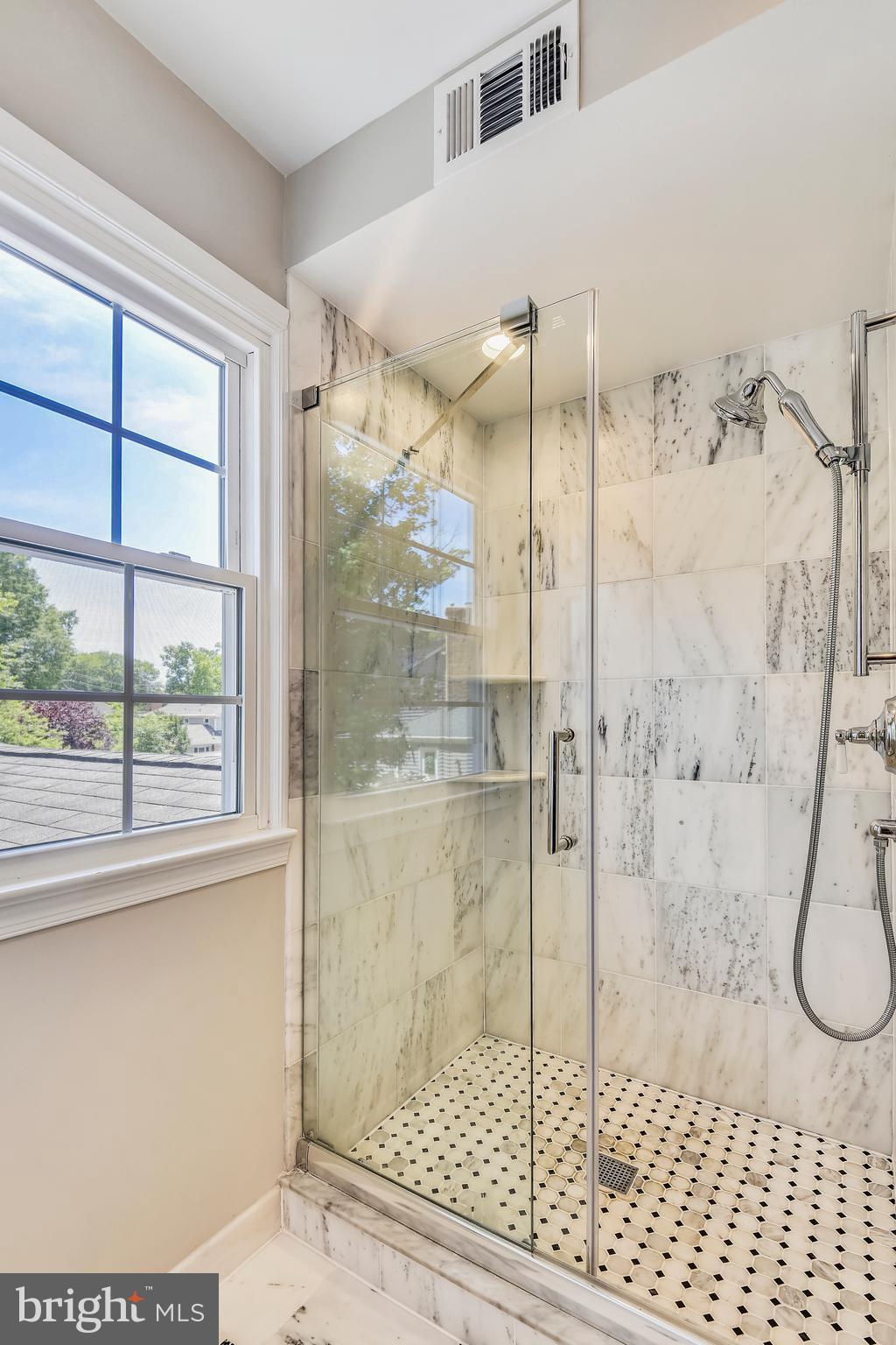 FORT HUNT MANOR - Residential