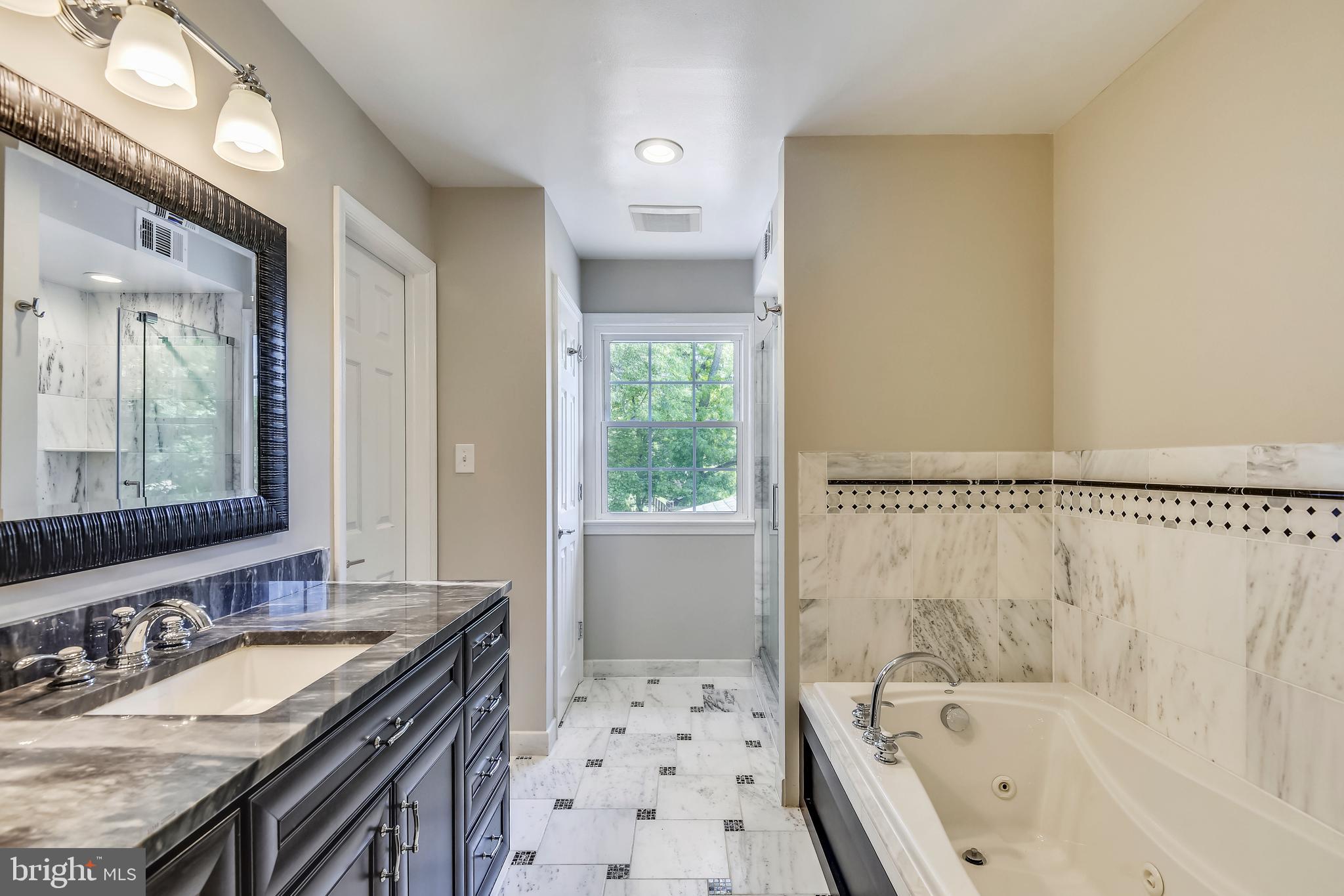 FORT HUNT MANOR - Residential