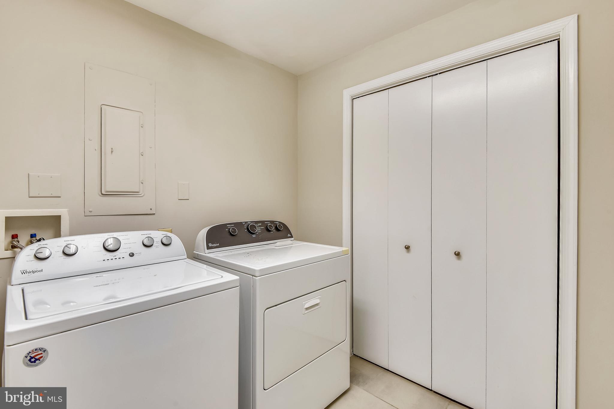 FORT HUNT MANOR - Residential