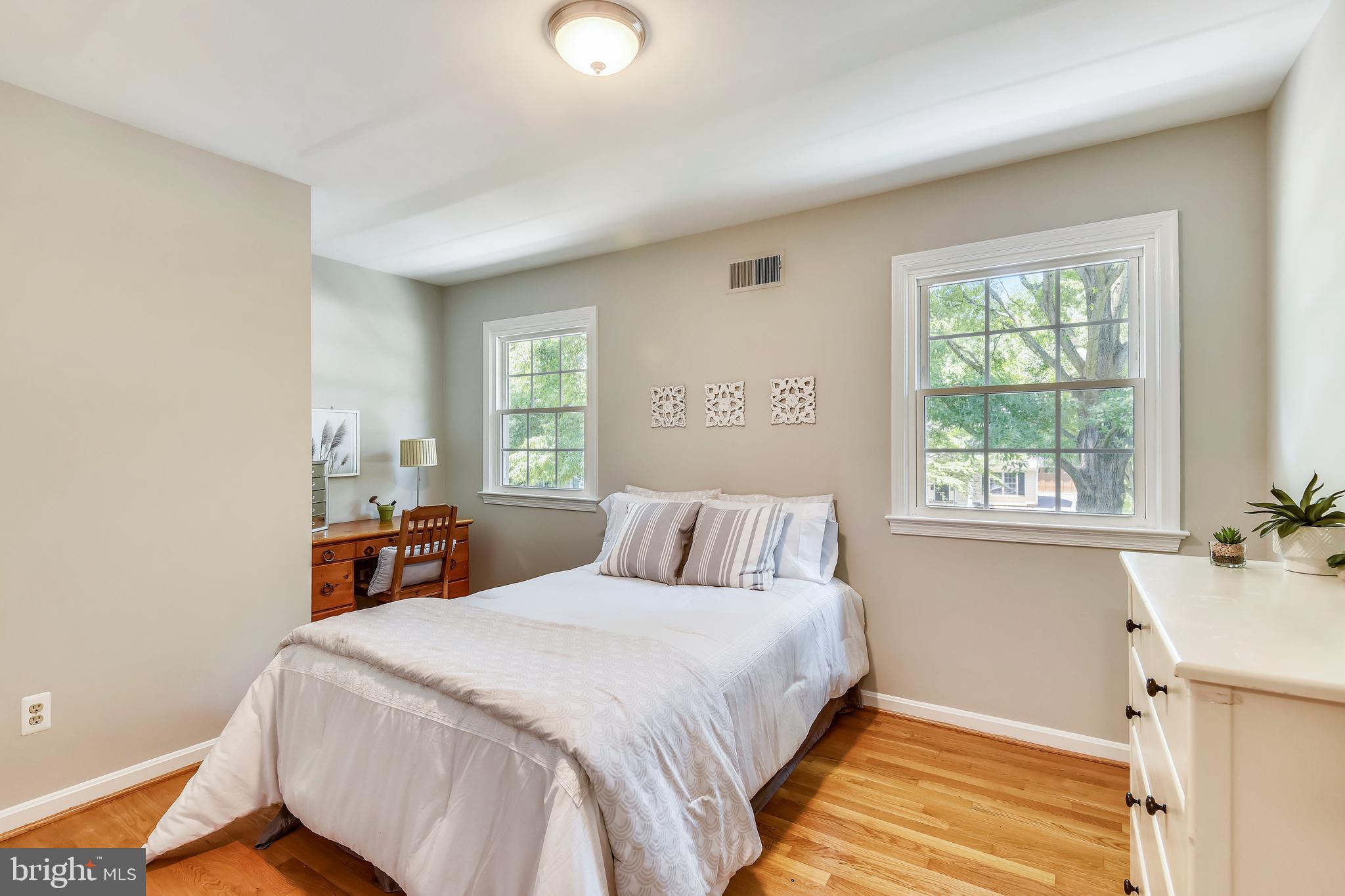 FORT HUNT MANOR - Residential