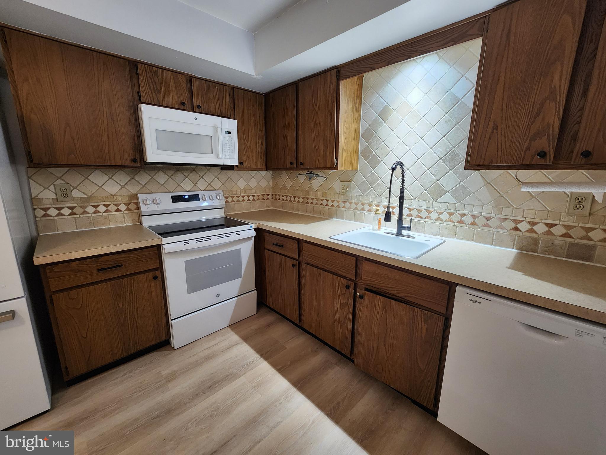 INDIAN VAL MDWS - Residential