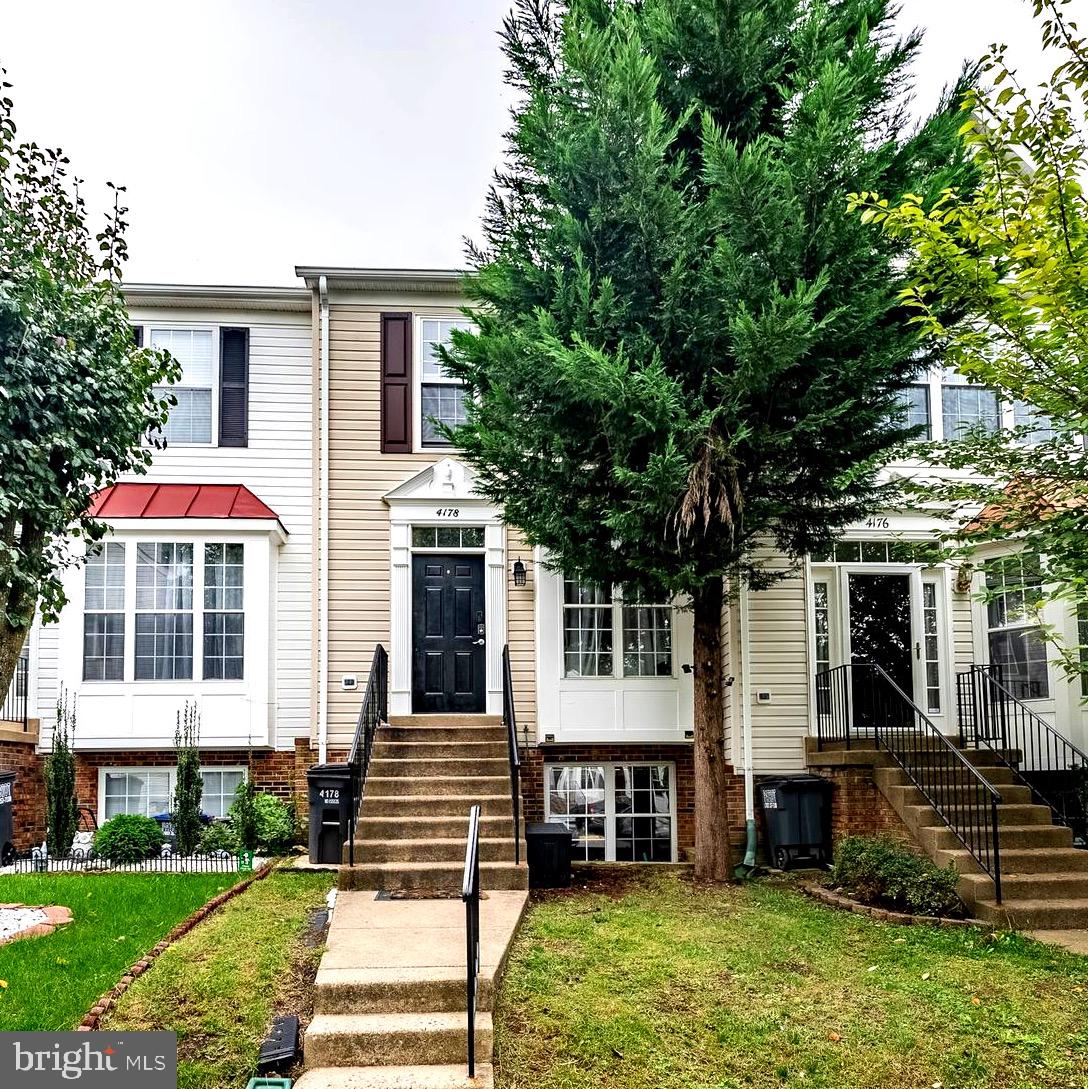 MONTCLAIR MEWS - Residential
