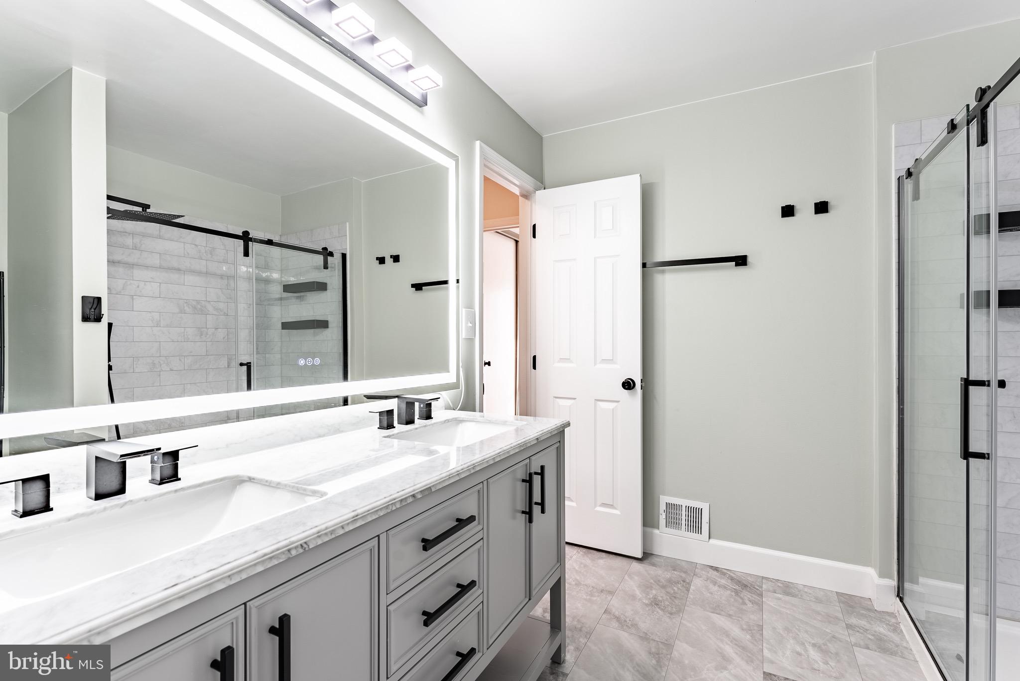 MONTCLAIR MEWS - Residential