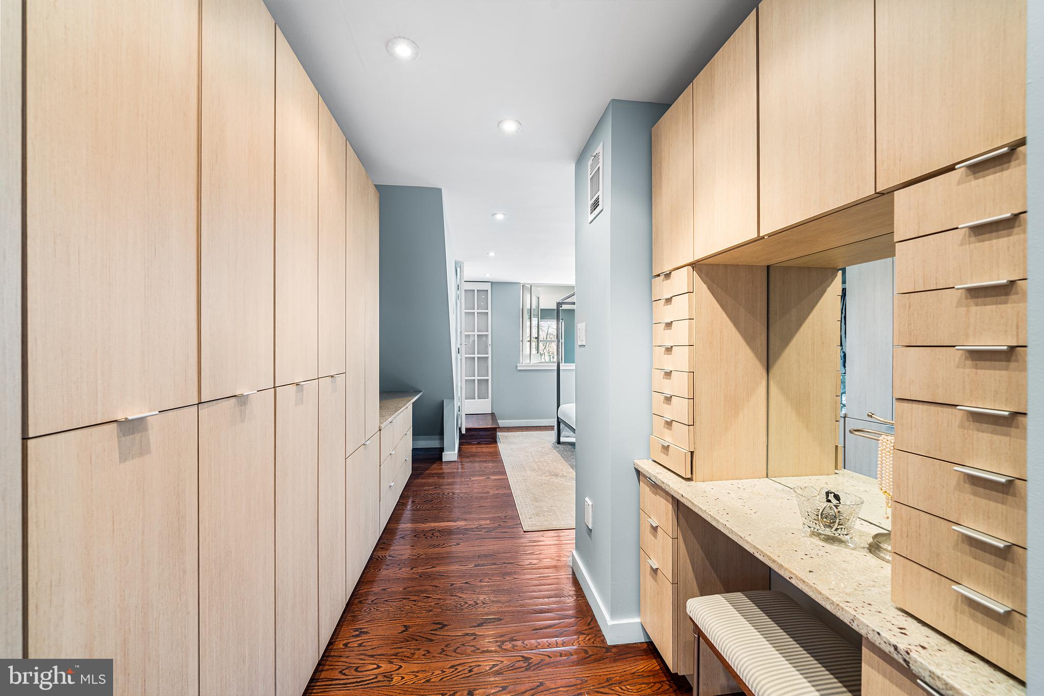 FAIRMOUNT - Residential