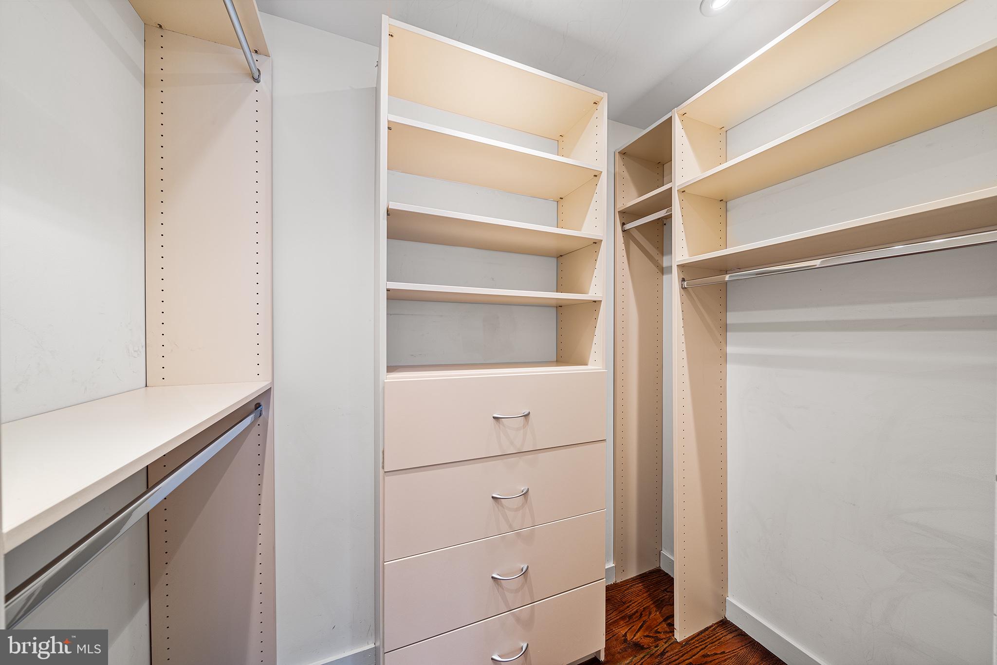 FAIRMOUNT - Residential