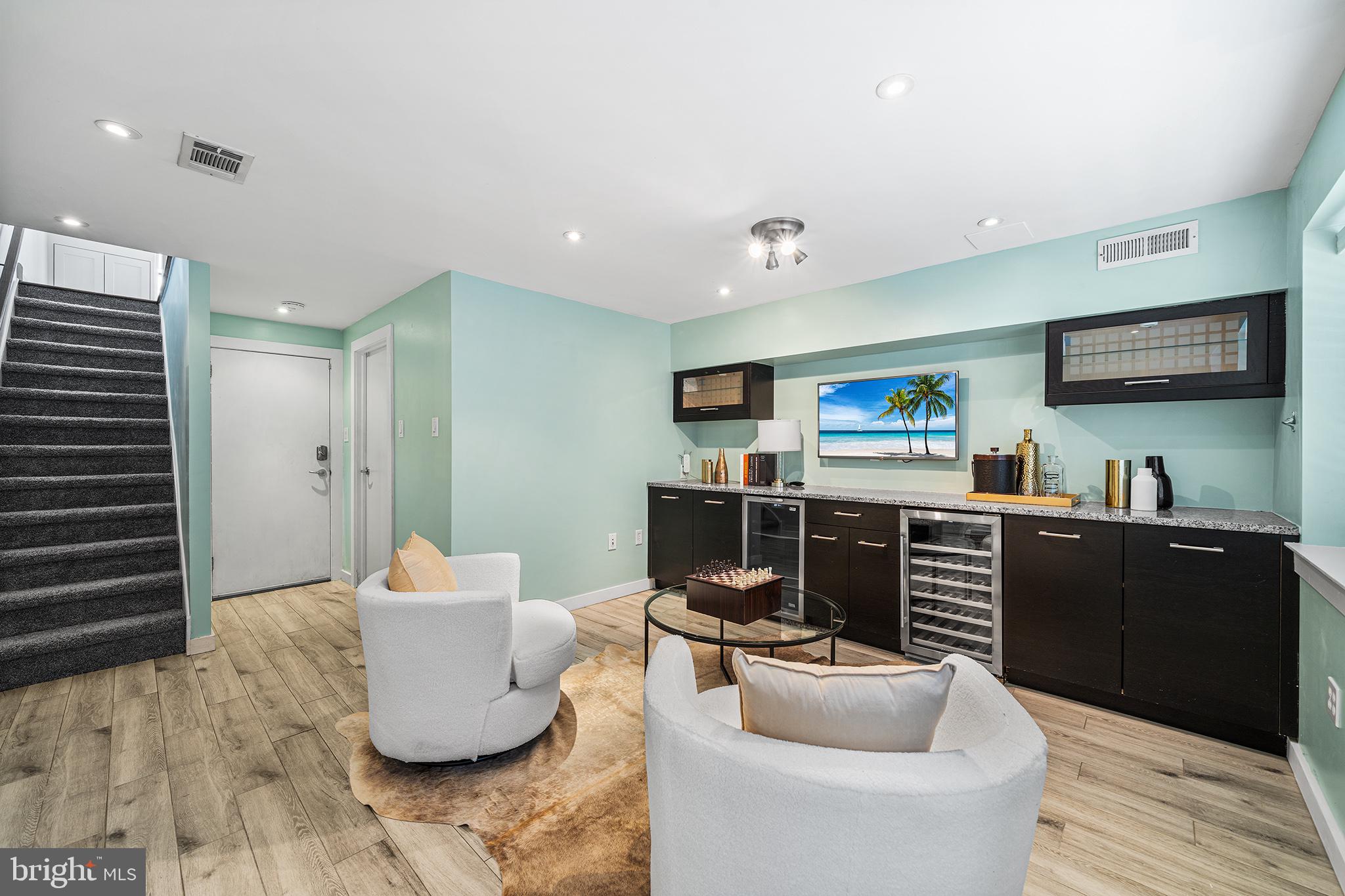 FAIRMOUNT - Residential