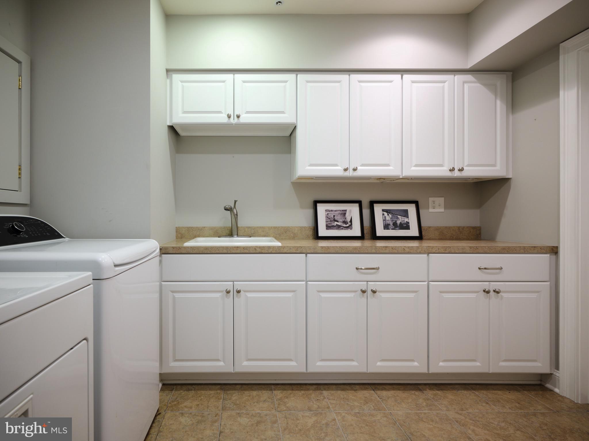 LOOKWAY COURT - Residential