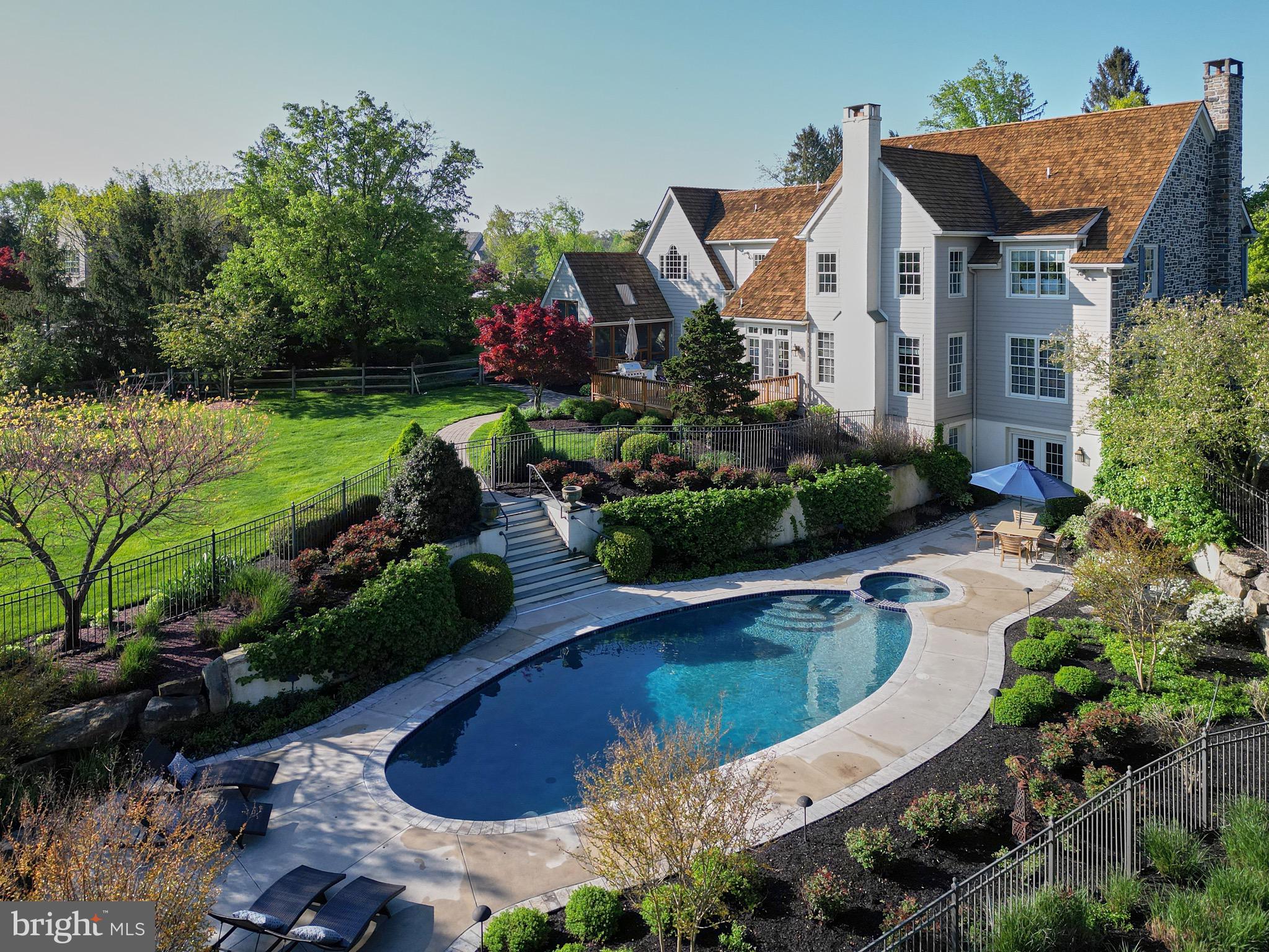 LOOKWAY COURT - Residential