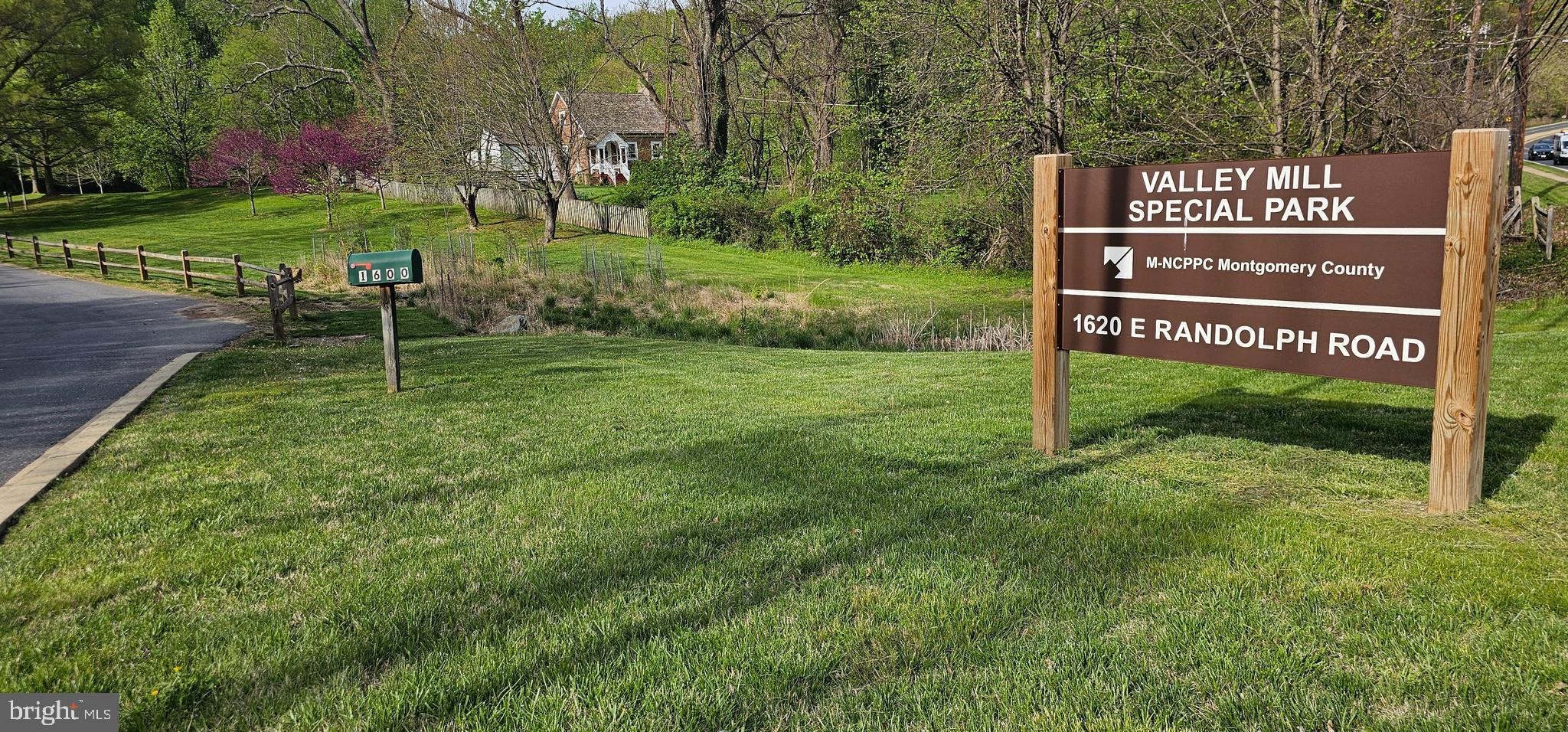 SNOWDENS MILL - Residential