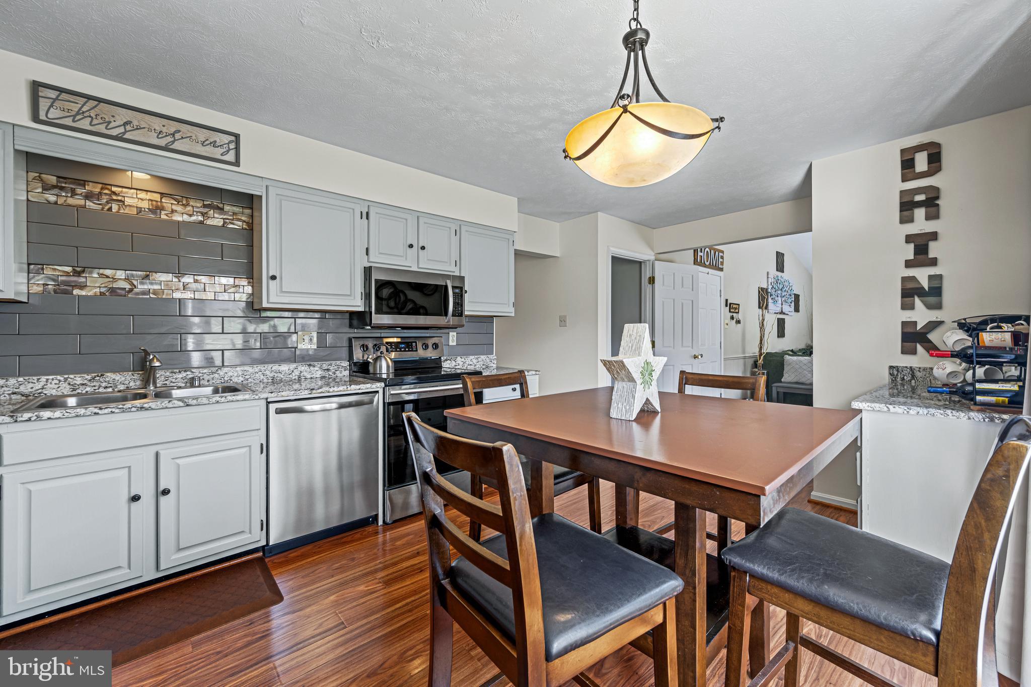 575 CROSSBRIDGE DRIVE