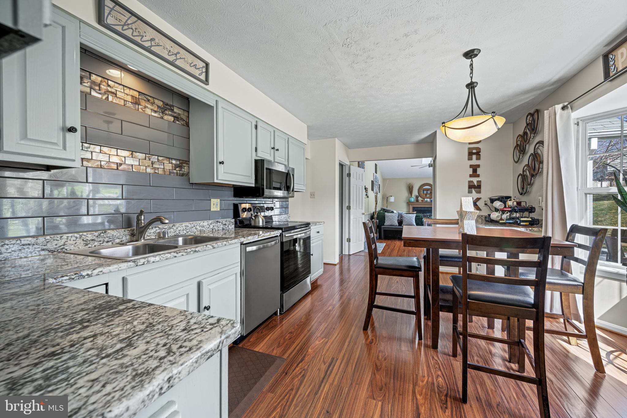 575 CROSSBRIDGE DRIVE