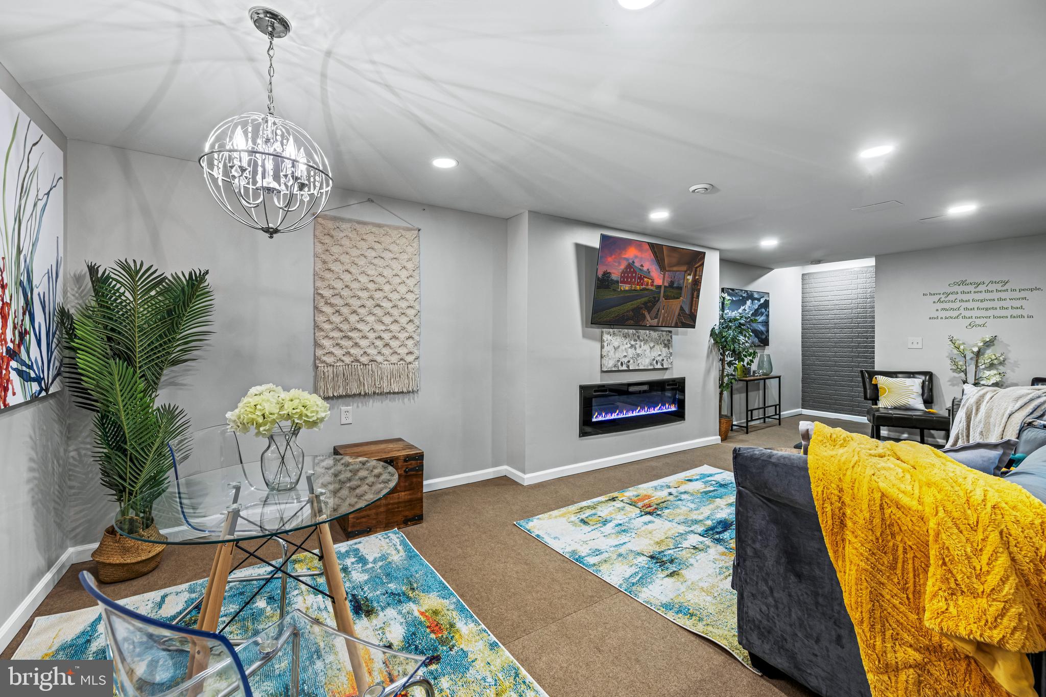 FURNACE HILLS - Residential