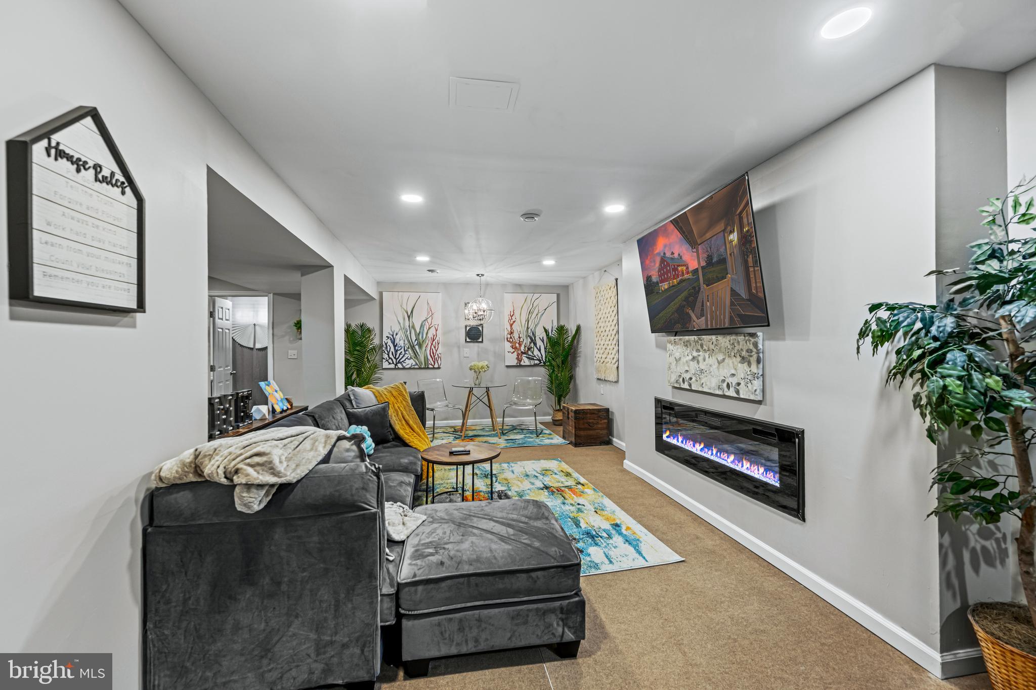 FURNACE HILLS - Residential