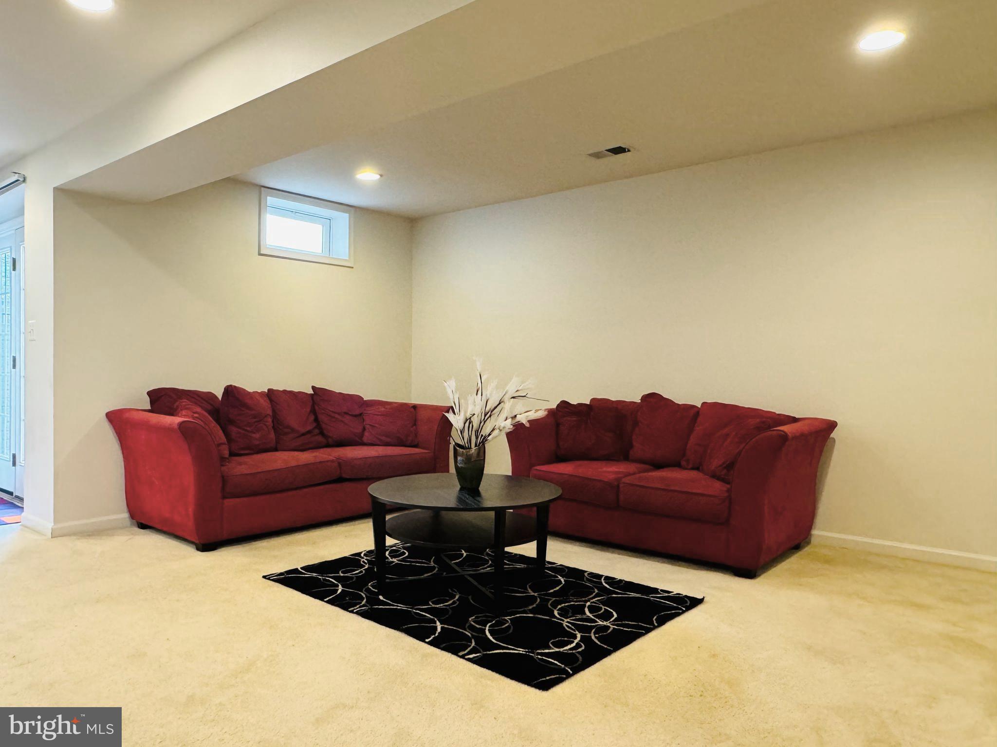 PORT POTOMAC - Residential Lease