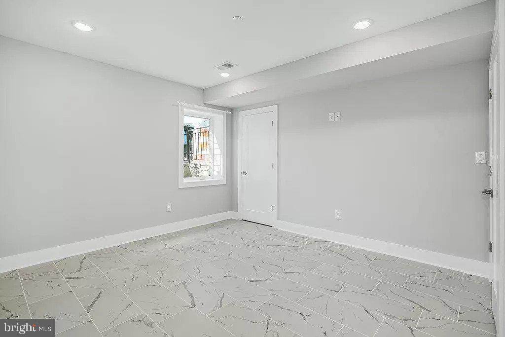 EAST KENSINGTON - Residential Lease