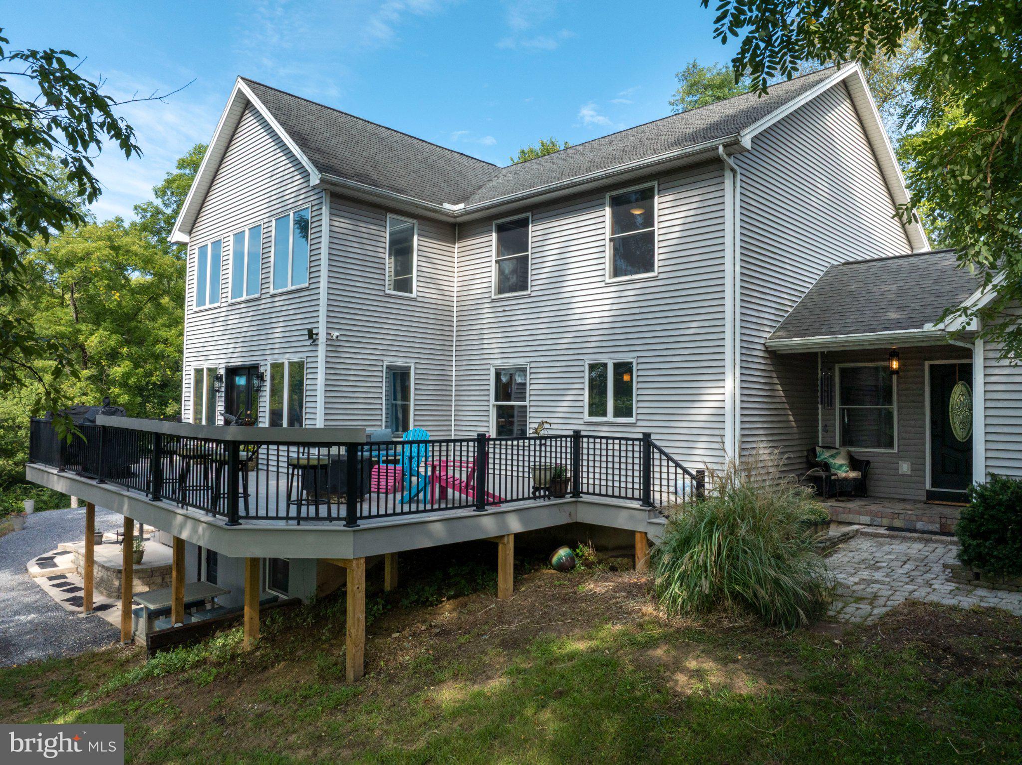 1695 MIDDLE ROAD