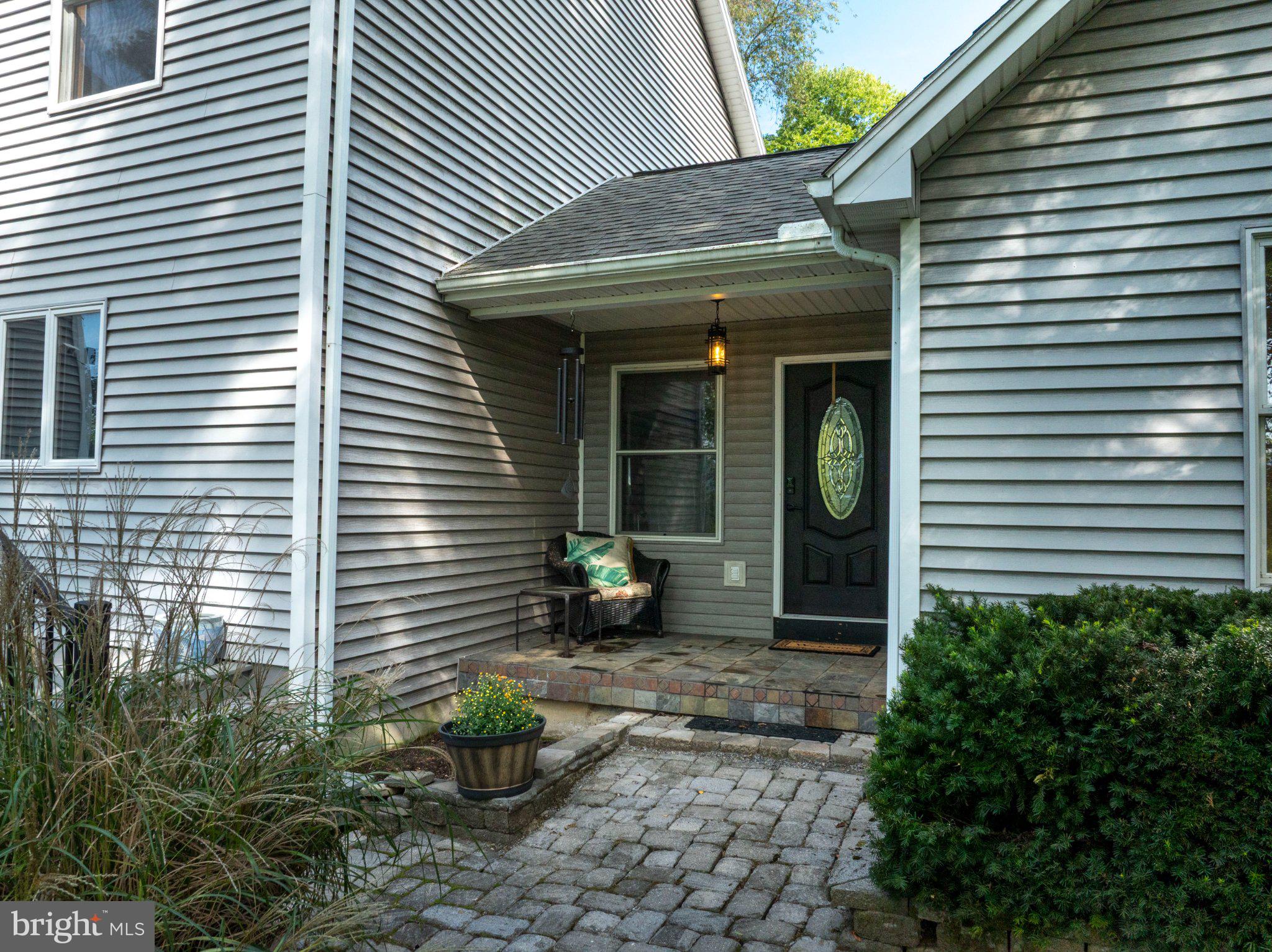 1695 MIDDLE ROAD