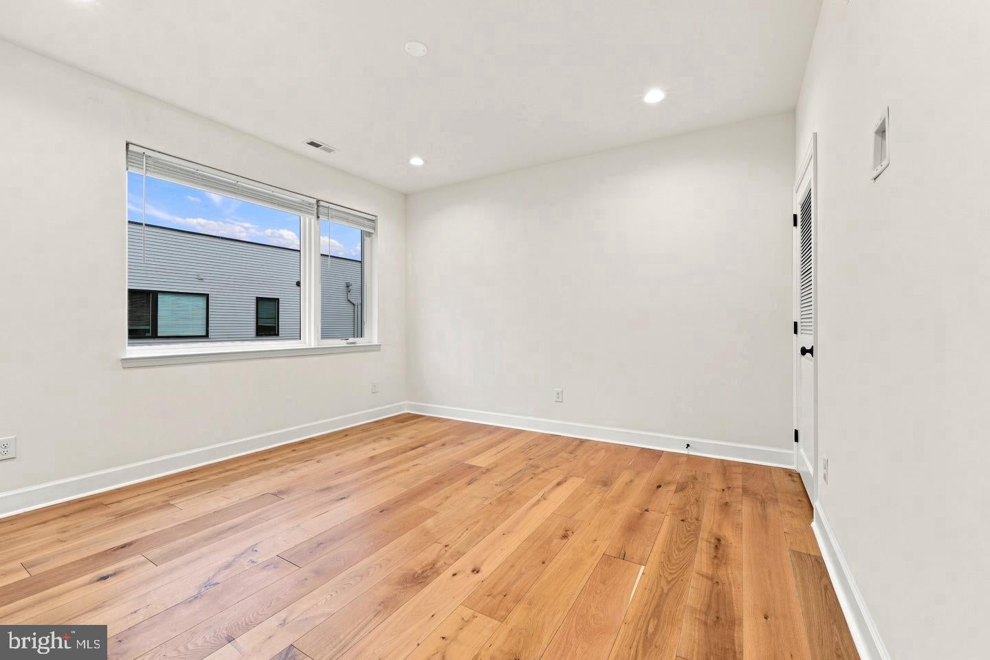 2010 N 5TH STREET N 2C