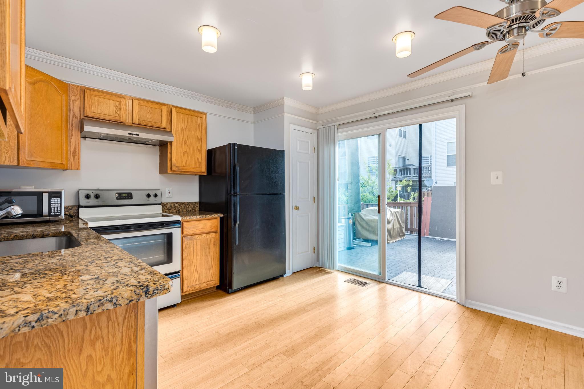 TOWNES AT FAIR LAKES GLEN - Residential Lease