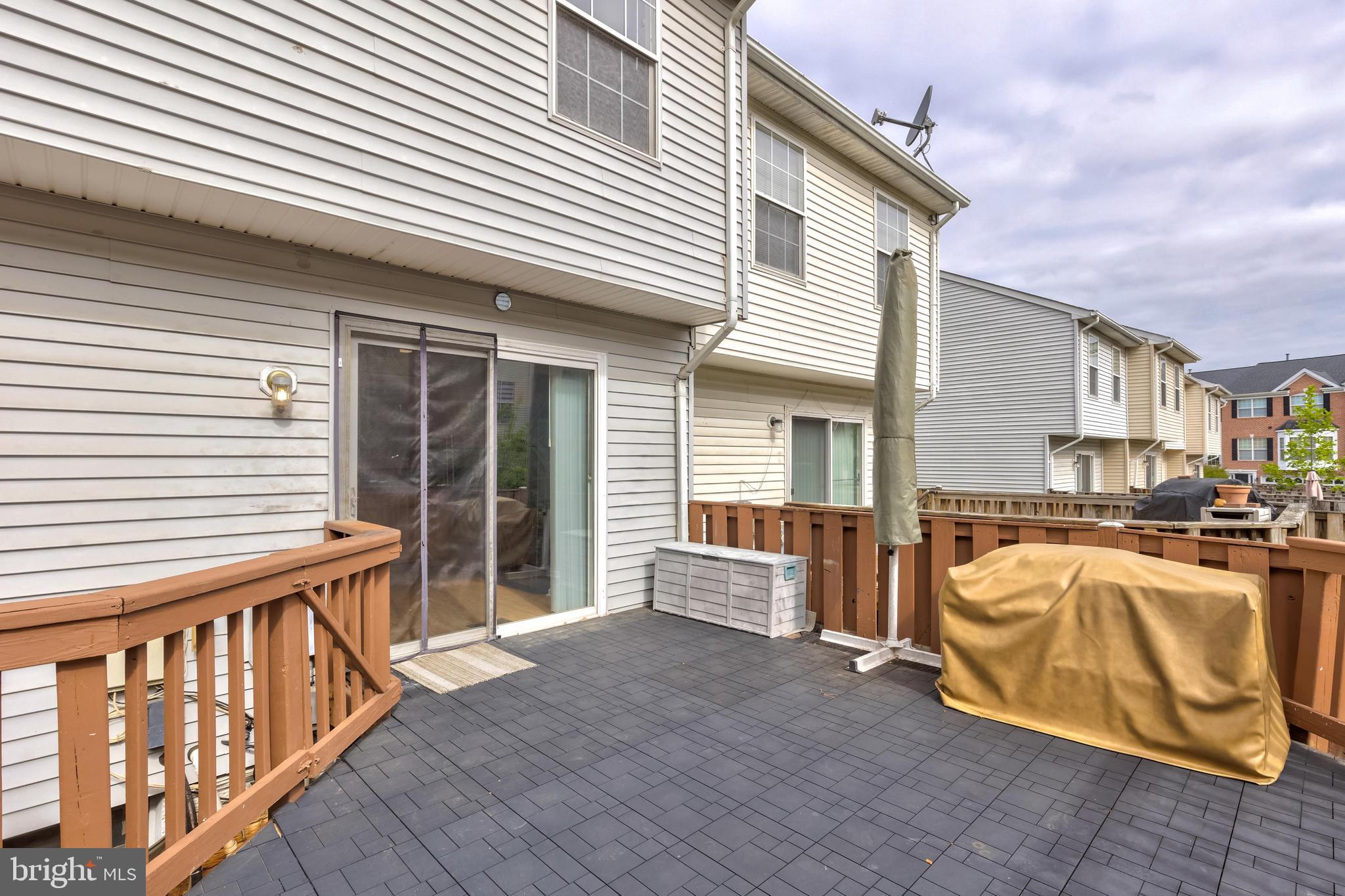 TOWNES AT FAIR LAKES GLEN - Residential Lease