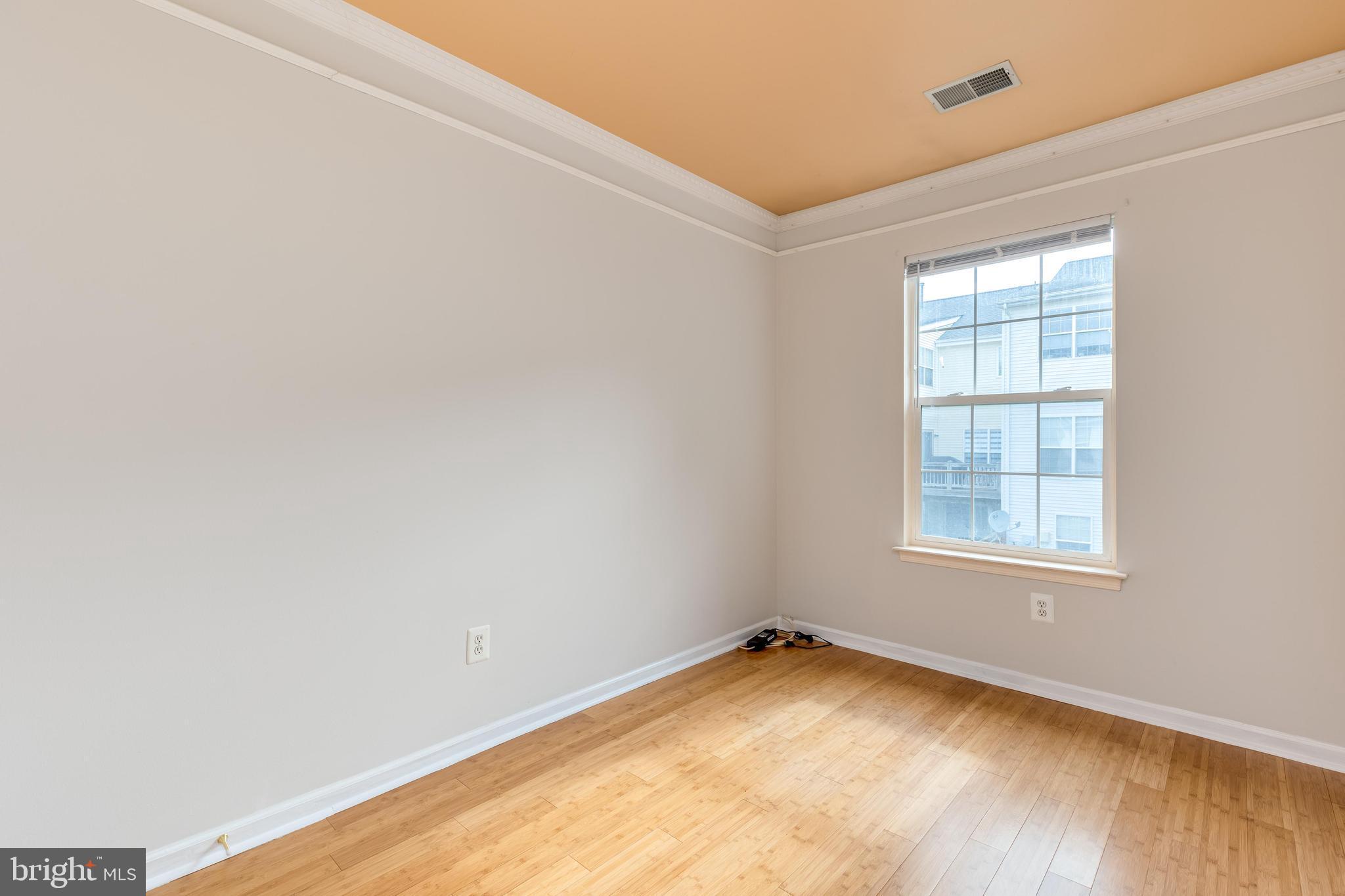 TOWNES AT FAIR LAKES GLEN - Residential Lease